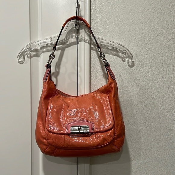 COACH 19299 KRISTIN PATENT LEATHER ROSE HOBO BAG Vintage VGUC few ink marks - Picture 1 of 11
